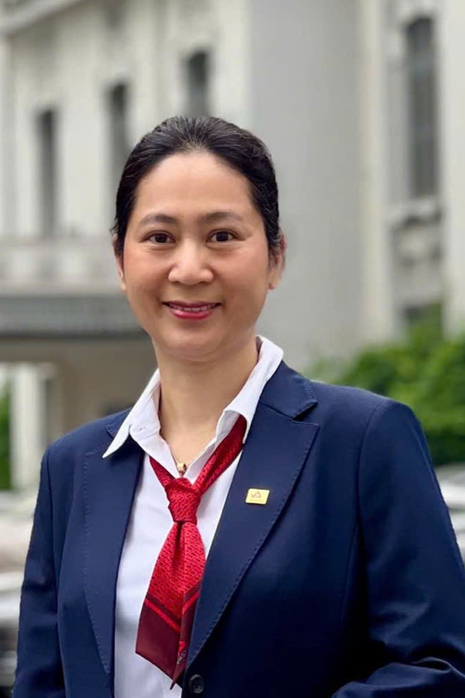 Bà: Cù Thị Thùy Linh