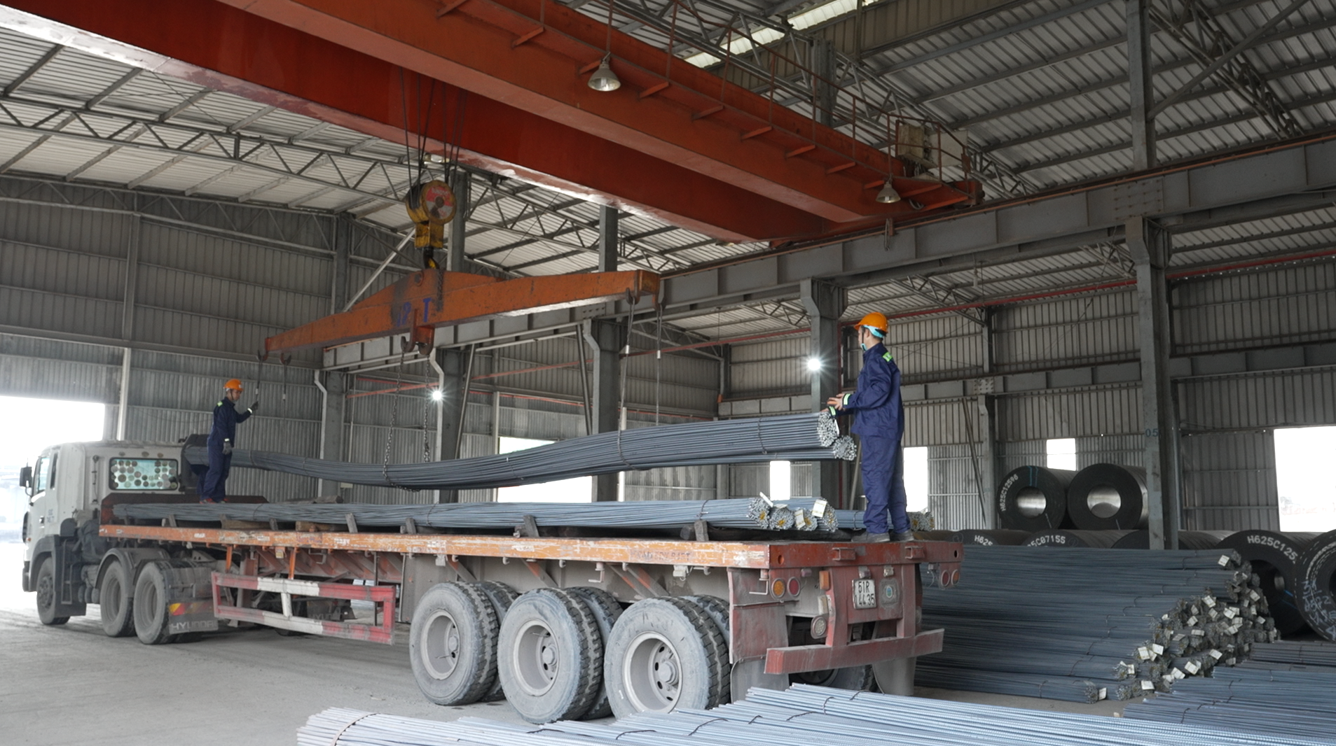 Dịch vụ cẩu và nhận gửi hàng hóa